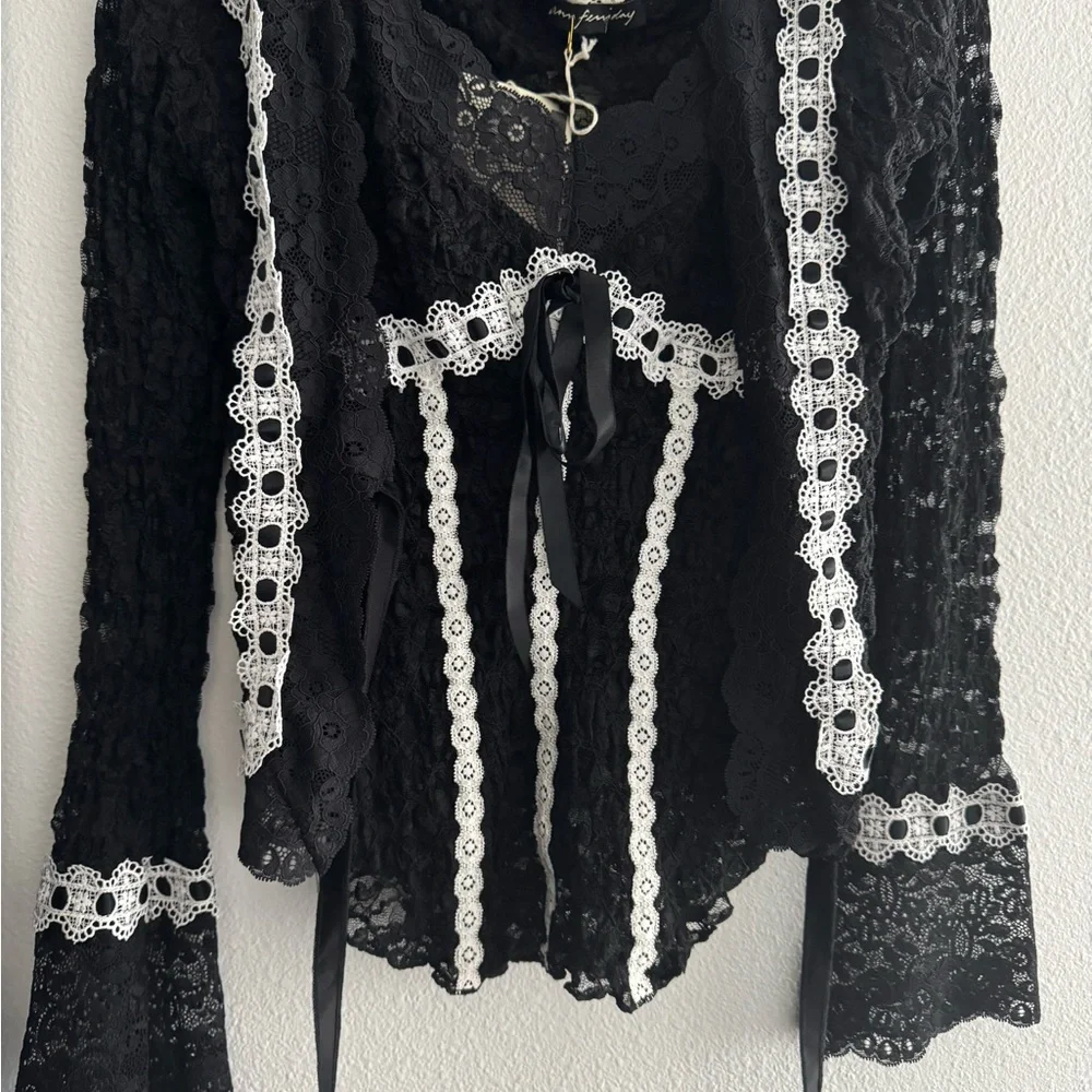 NWT Ann Ferriday Black Lace Top with White Trim small